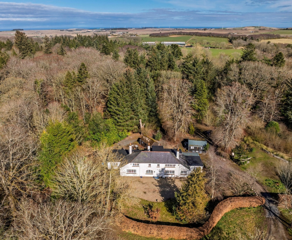 5 Bedroom Holiday Home in Cornhill, No Deposit