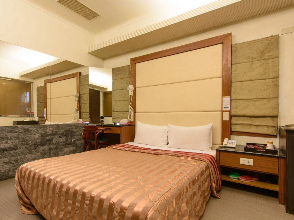 Standard Double room (full double bed)