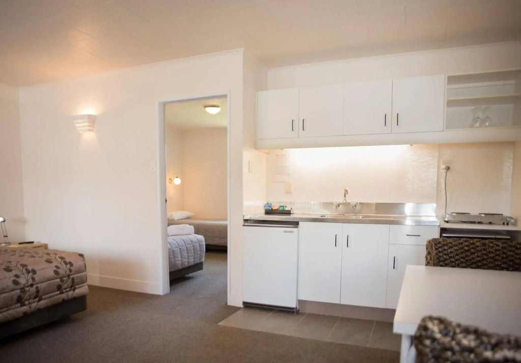 Colonial on Gladstone — фото 2