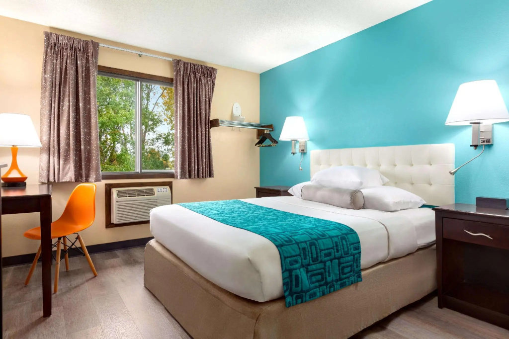 Standard Double room (full double bed)