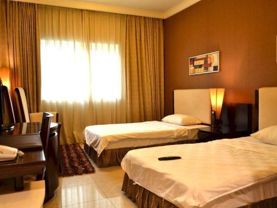 Crystal Plaza Hotel