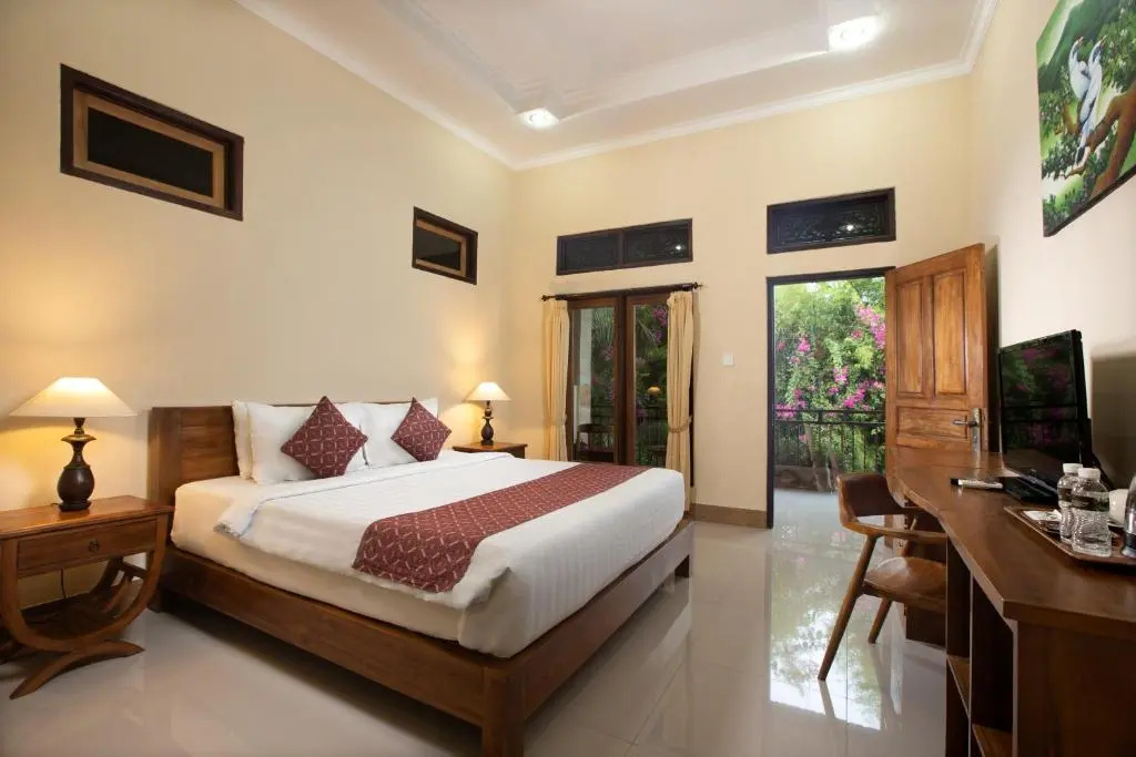 Deluxe Double room (full double bed)