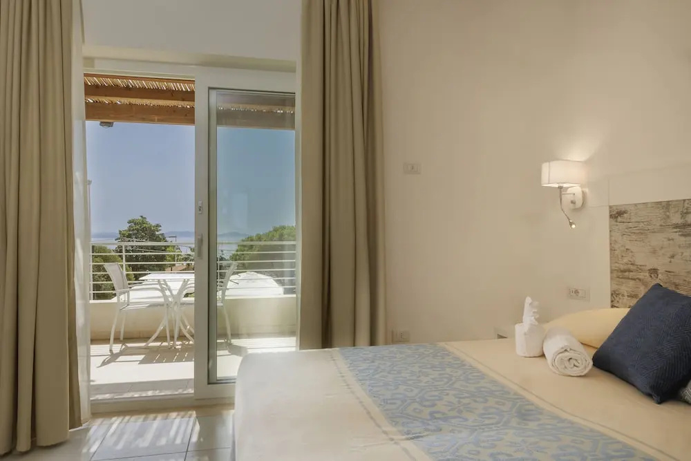 Deluxe Triple room with sea view
