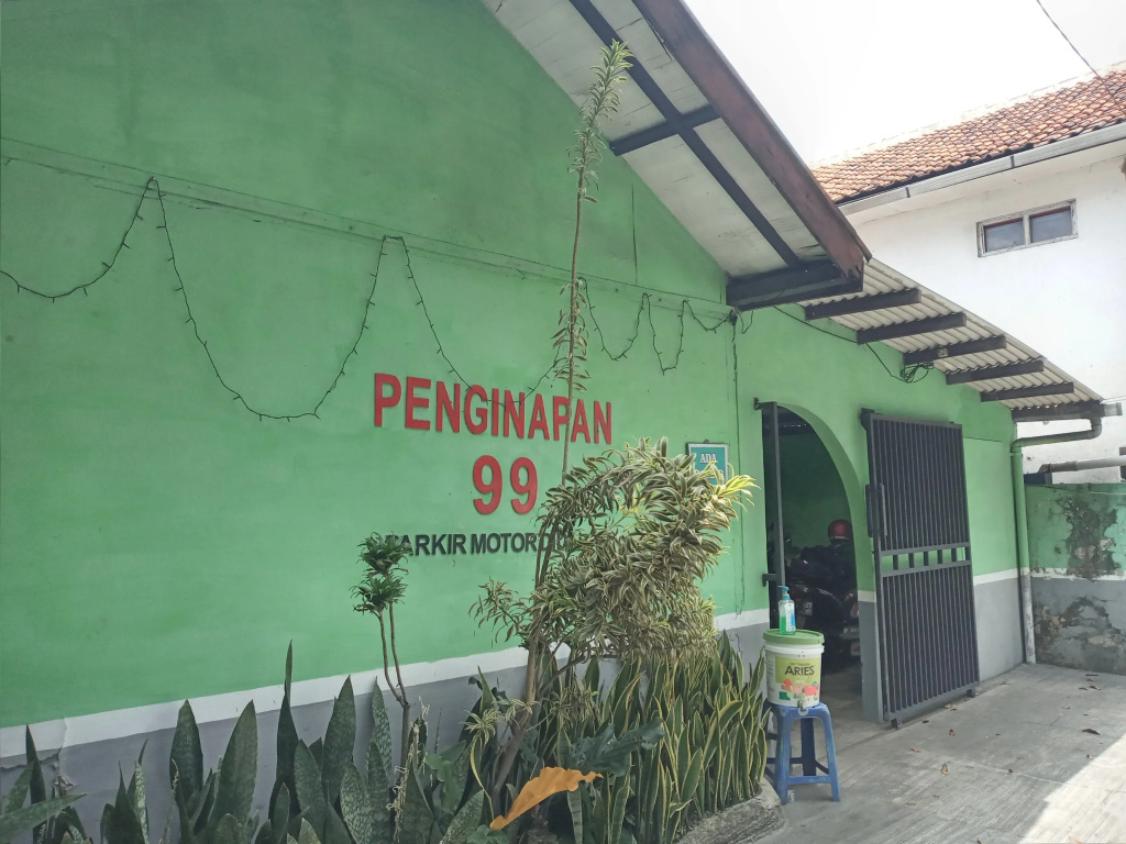 Penginapan 99