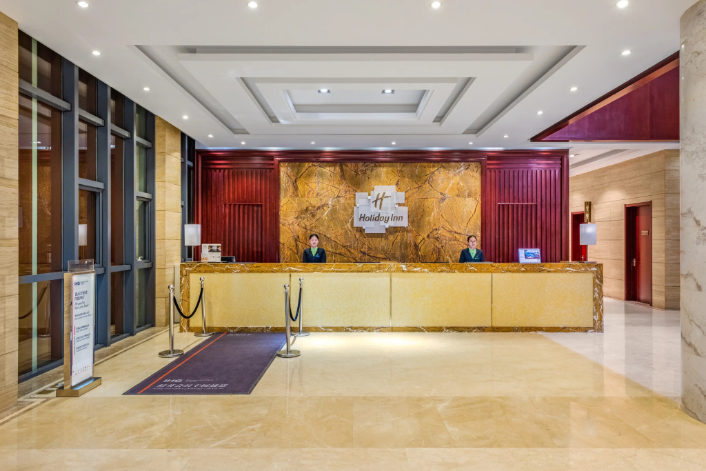 Lobby & Reception