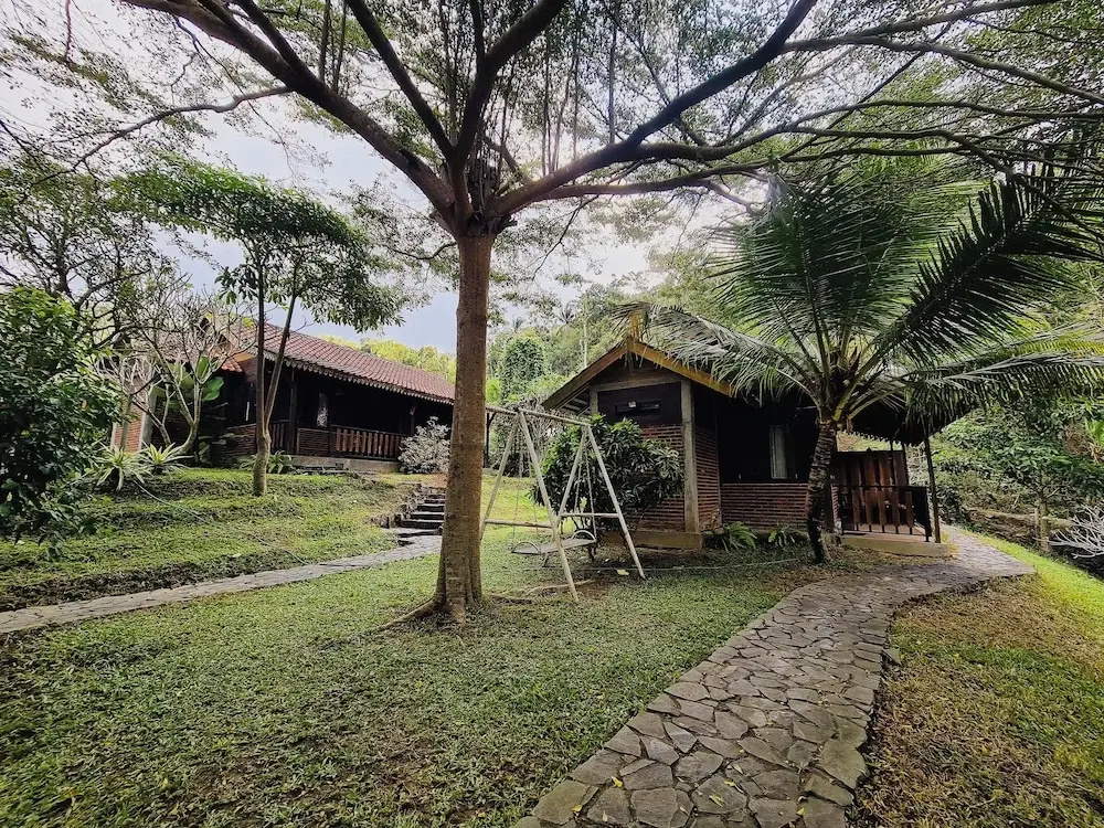 Giri Tengah Resort Borobudur