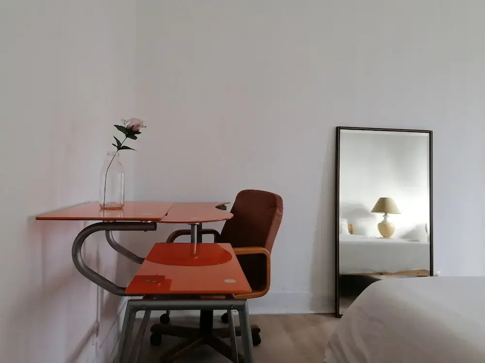 Двухместный номер Economy с балконом двуспальная кровать в Open World Hostel