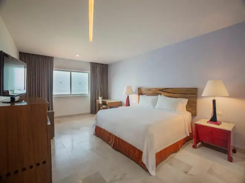 Standard Double room with balcony and with ocean view (full double bed)