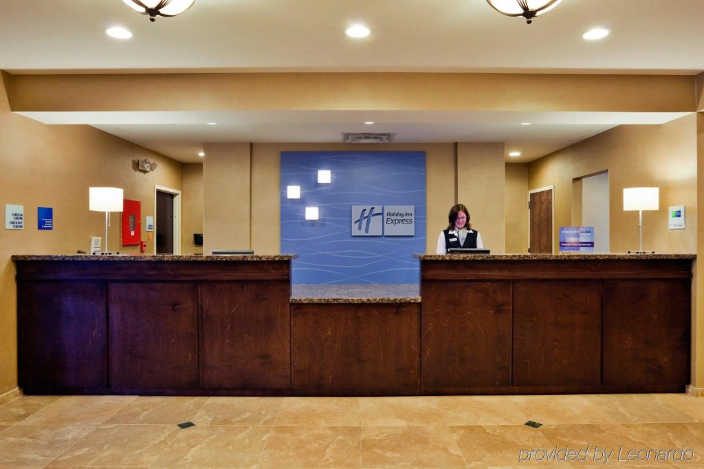 Lobby & Reception