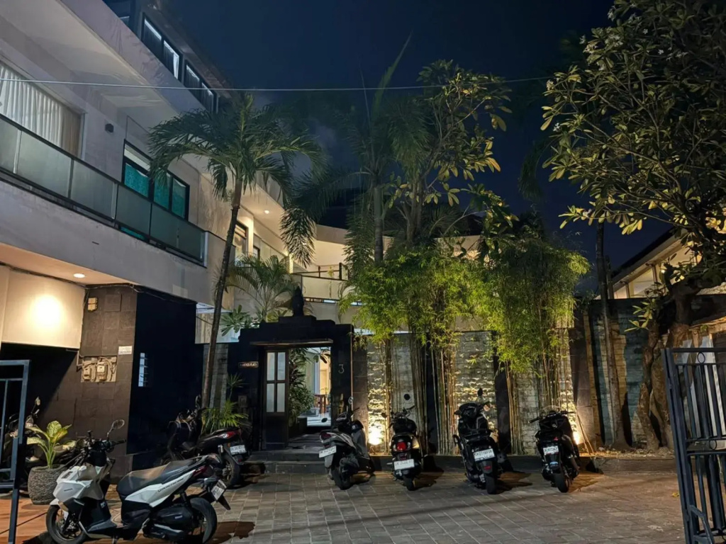 Marinos Place Legian