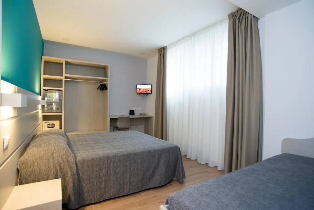 Economy Quadruple room