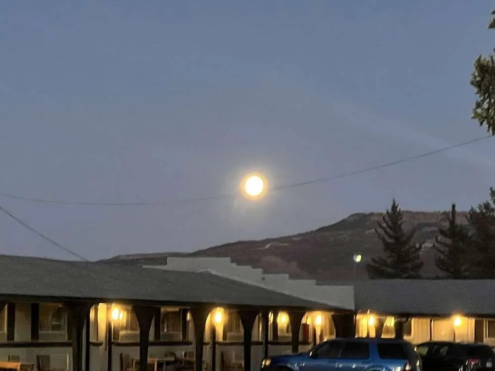 Ratons Peak Inn - фото 3