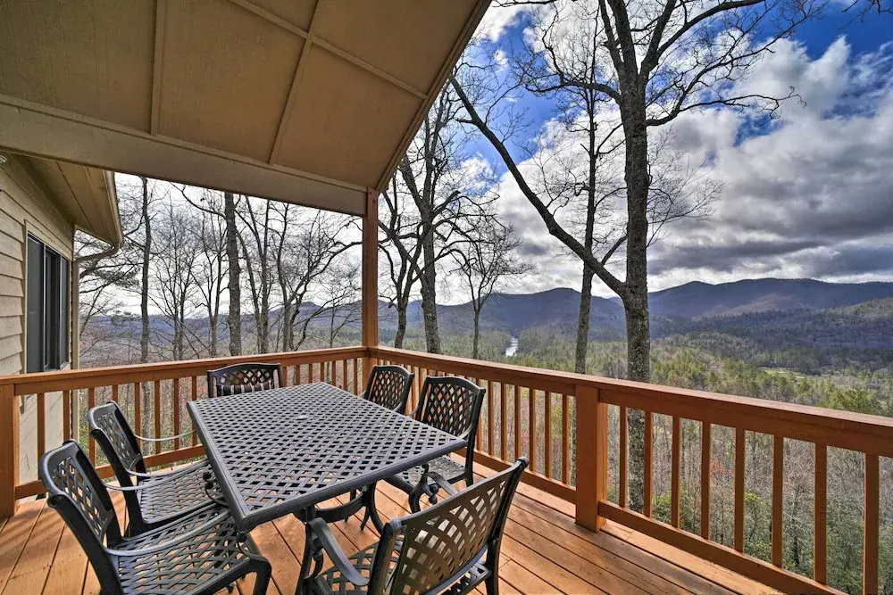 Sapphire 5BR Luxe: 5 Private Baths, Mtn Views