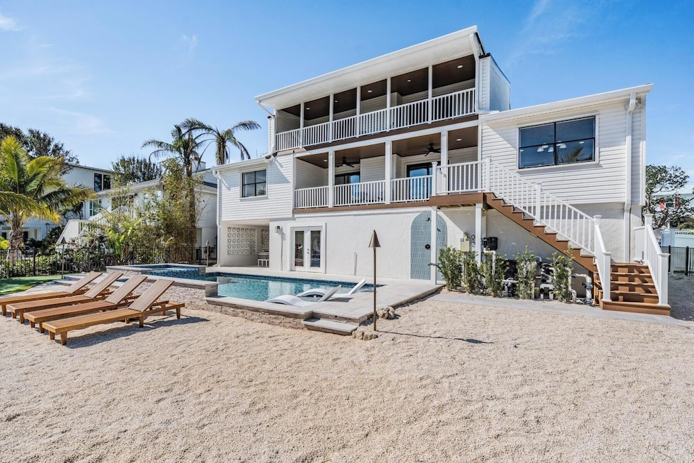 519 Loquat Drive