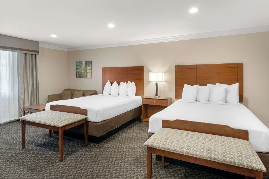 Quadruple Suite