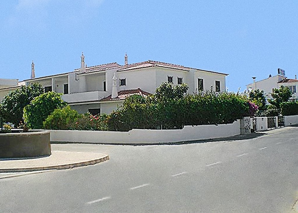 Cheerfulway Oura Village
