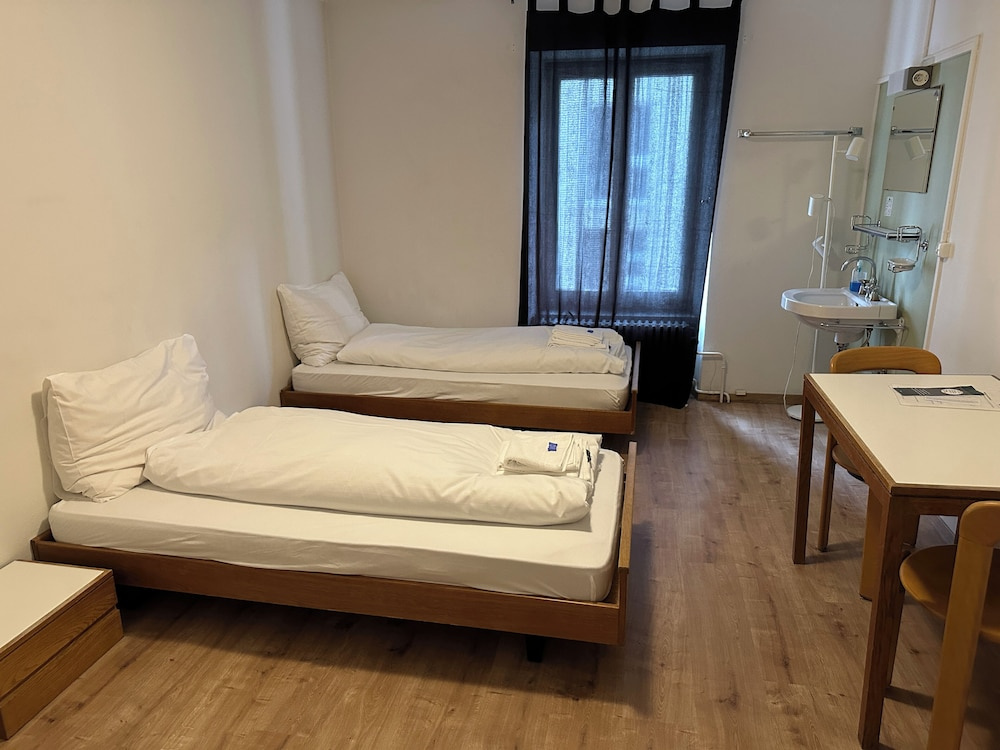 Standard Double room with mountain view (full double bed)