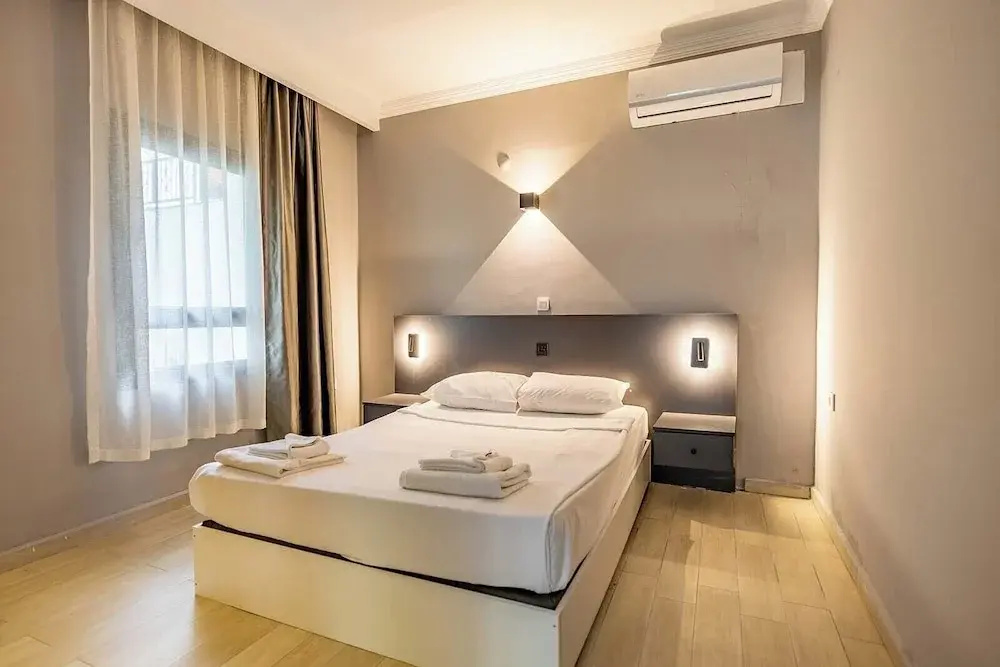 Standard Double room with balcony (full double bed)