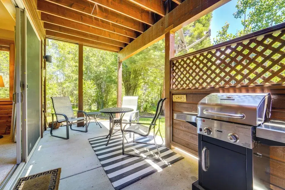Boulders Truckee Condo Near Donner Lake + Skiing!