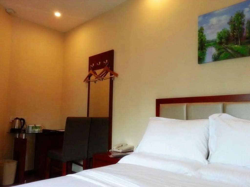 GreenTree Inn Sanya Heping Street Qingren Bridge Express Hotel - Chambres