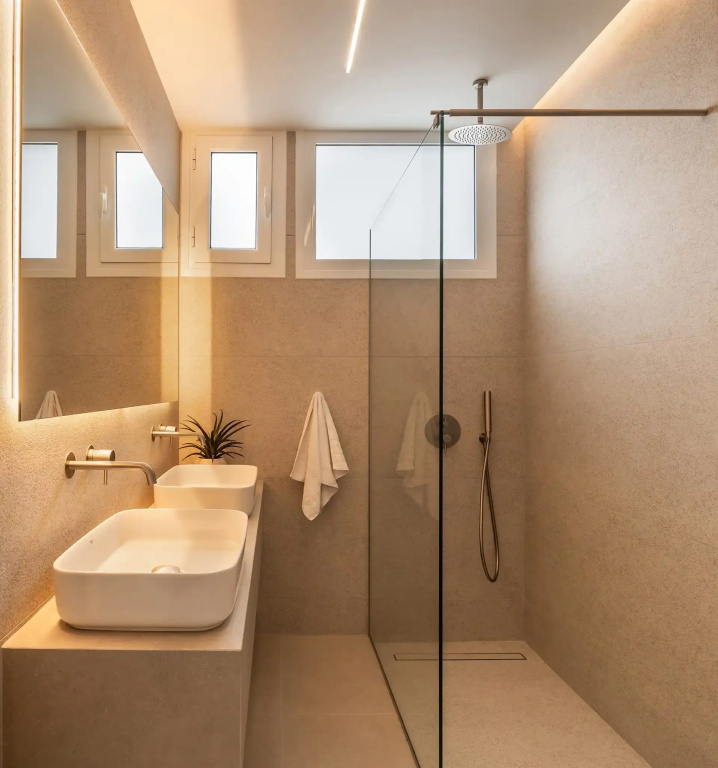 Standard room with city view
