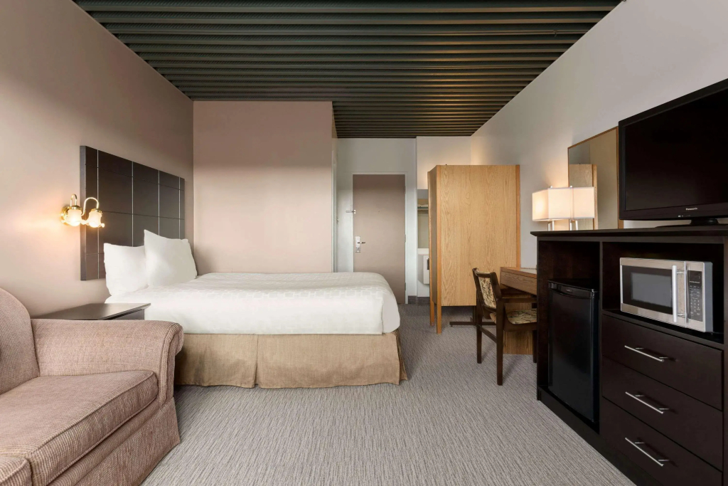 Travelodge by Wyndham Baie-Comeau - фото 16