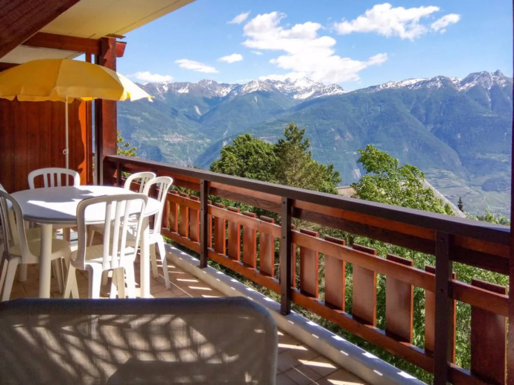 Balcony & Terrace