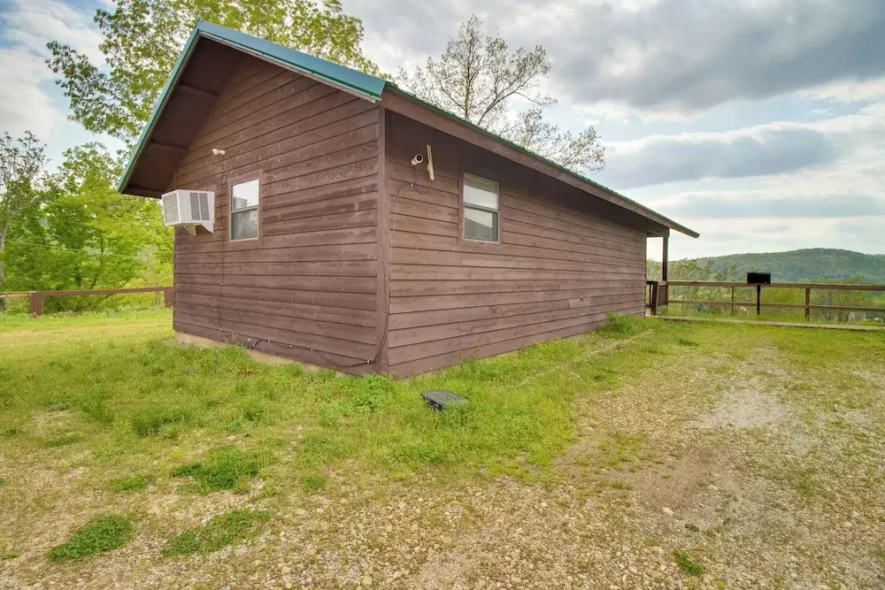 Mtn-view Porch: Arkansas Cabin Near White River