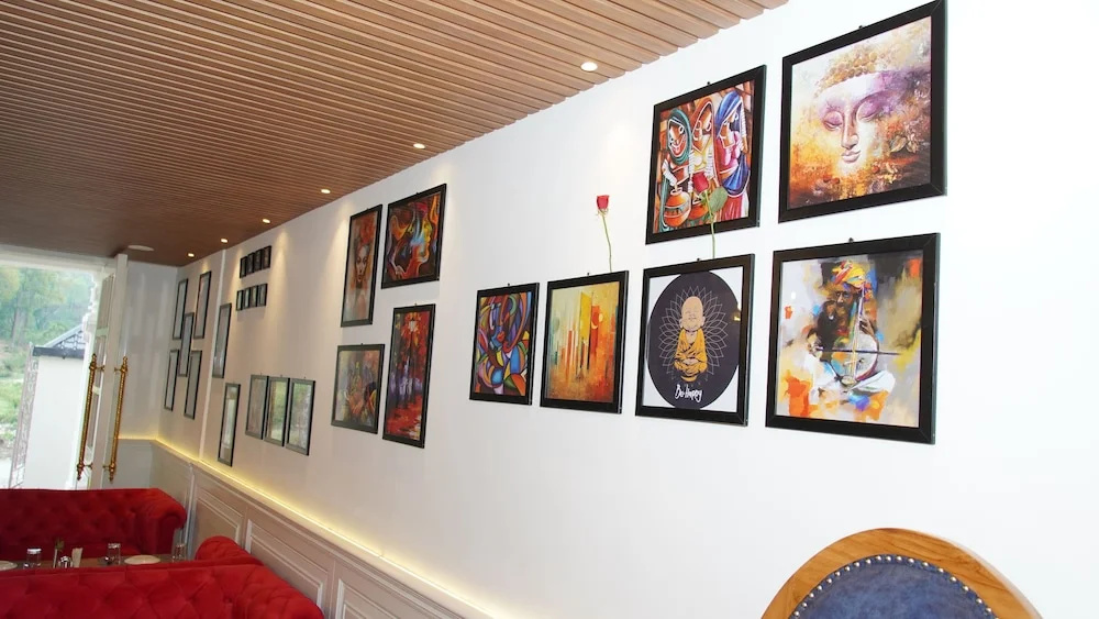 Lobby & Reception