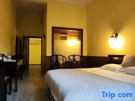 Standard Double room with courtyard view full double bed