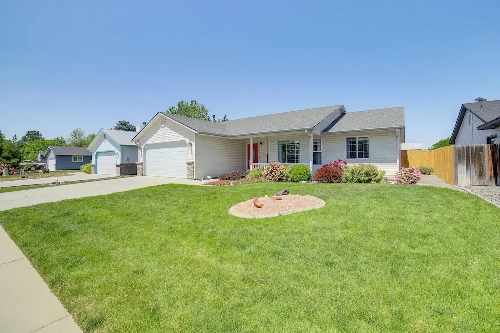 7 Mi to Dtwn: Charming Retreat w/ Yard in Boise