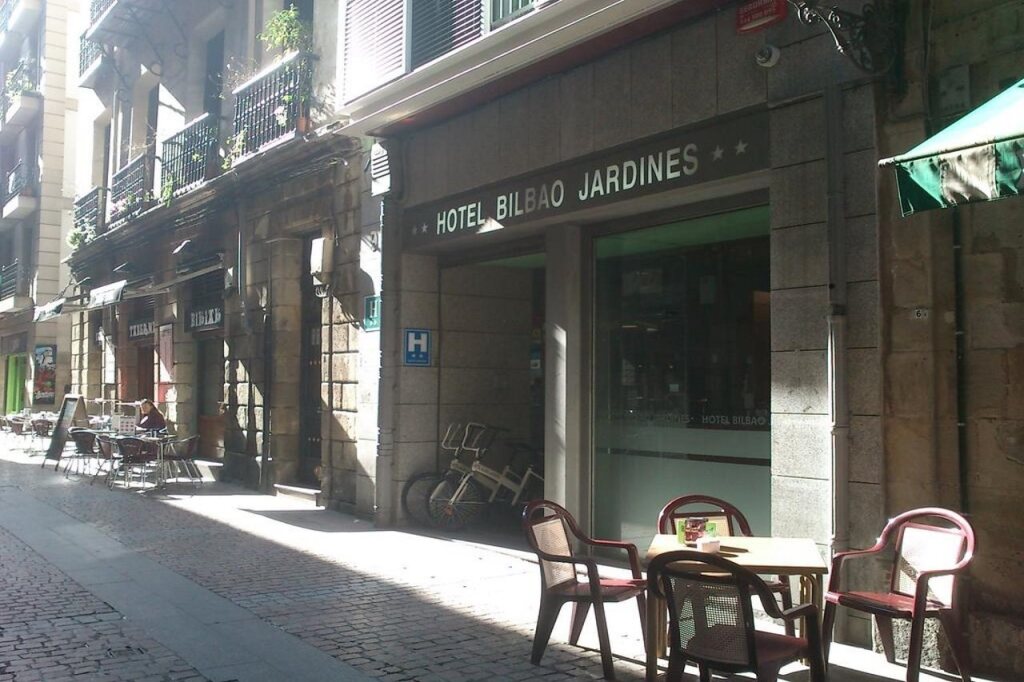Hotel Bilbao Jardines by null