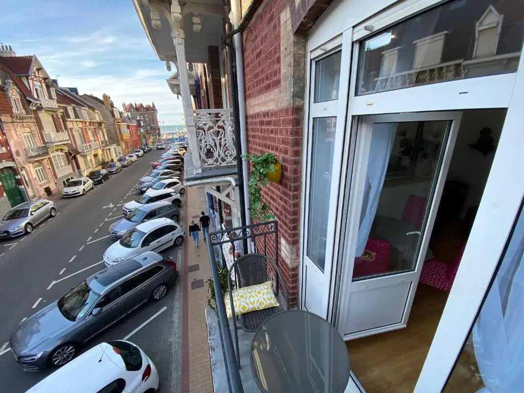 Apartment with sea view