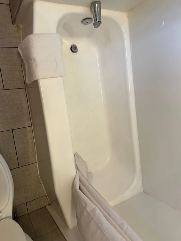 Deluxe Double room with balcony (full double bed)