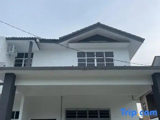 Sri Danna Home 2 (4R 3BR) 3R Airconditioned Spacious & Peaceful