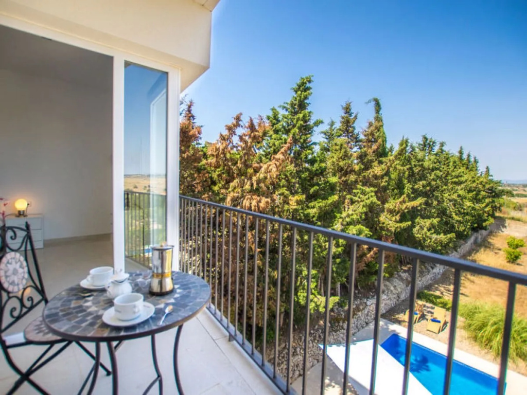 Balcony & Terrace