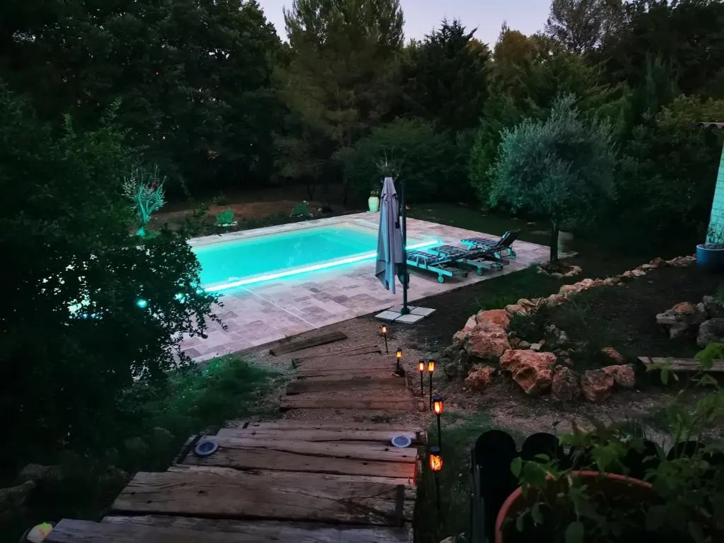 Maison+ piscine(12x4) +paillote avec jacuzzi