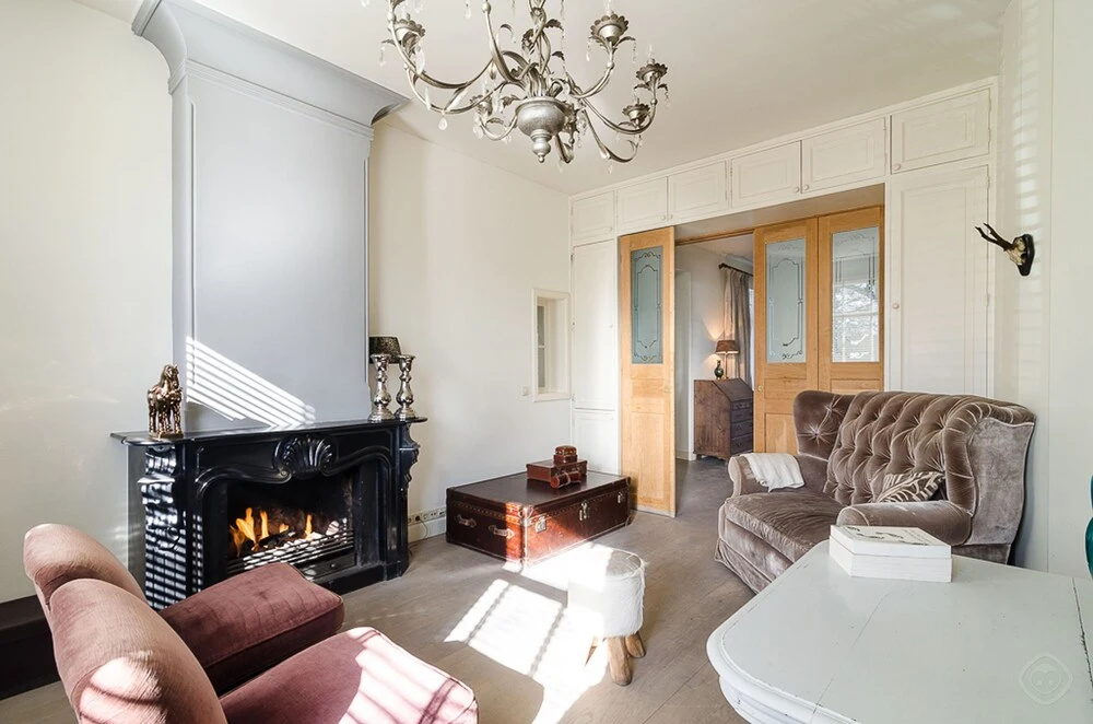 Elegant Riverside Apartment - фото 2