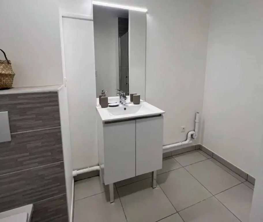 Afficher la photo 7 — Elegant Appt - 2bdr/6p - Near Paris & La Defense