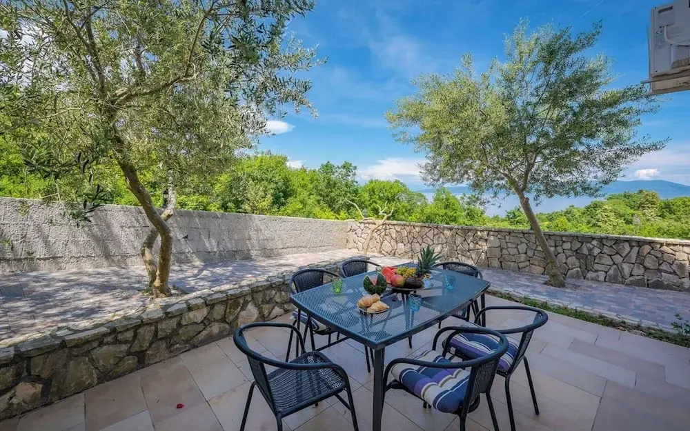 Apartment in Drenje Near Jadrena Beach