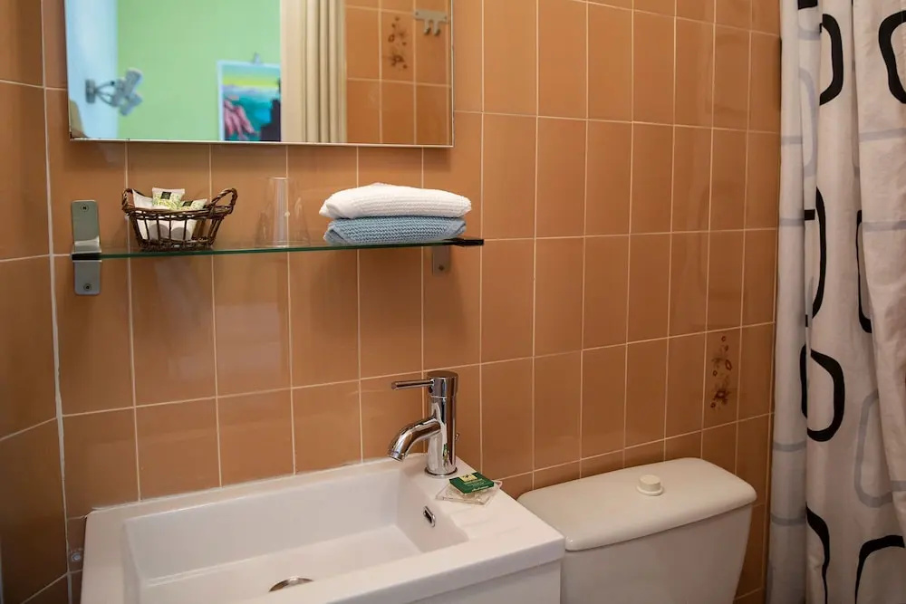 Comfort room