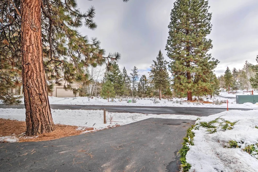 Klamath Falls Home w/ Resort Amenities! - фото 18