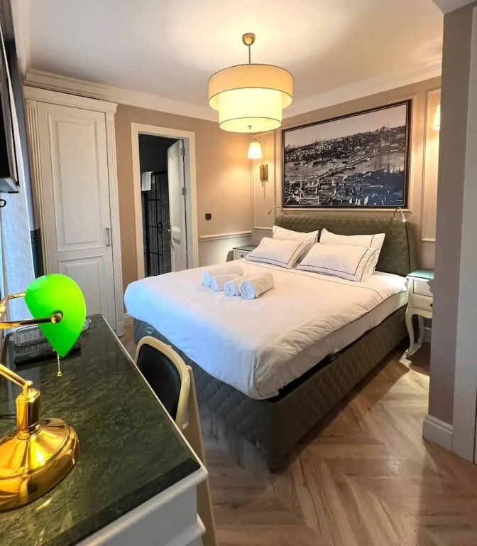 D Orient Hotel — 2