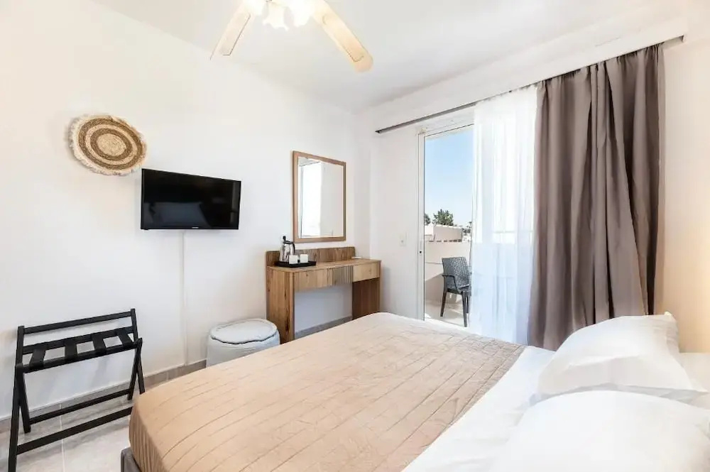Standard Triple room with balcony