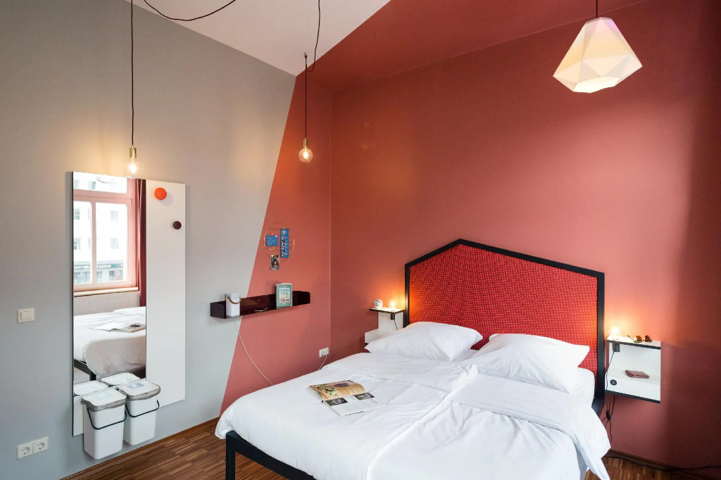 Double room (full double bed)