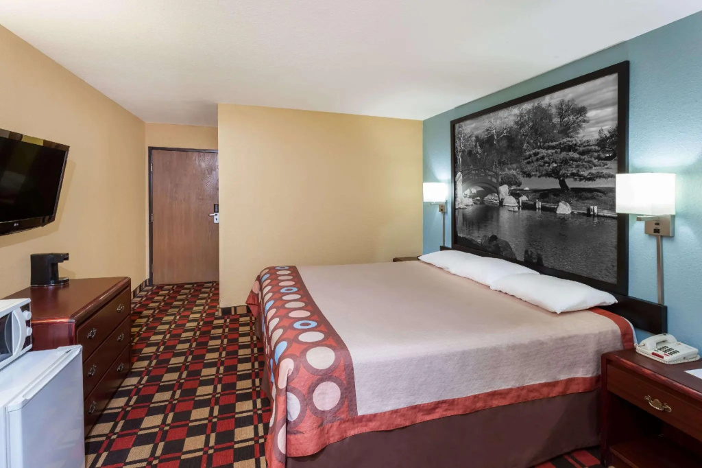 Standard Double room (full double bed)
