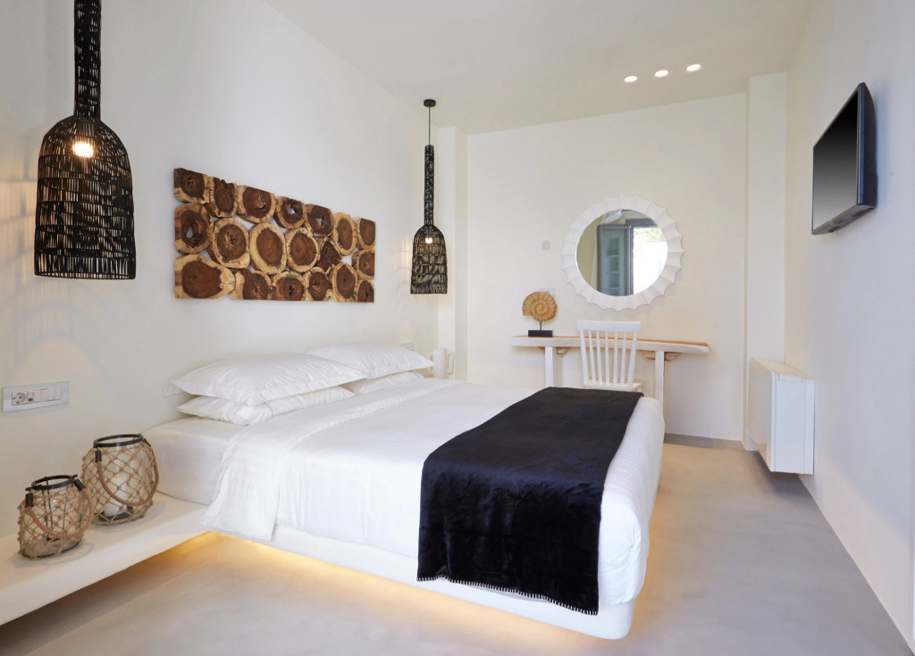 2 Bedroom Eolia Kamari Villa 100m2 with Private Heated Pool