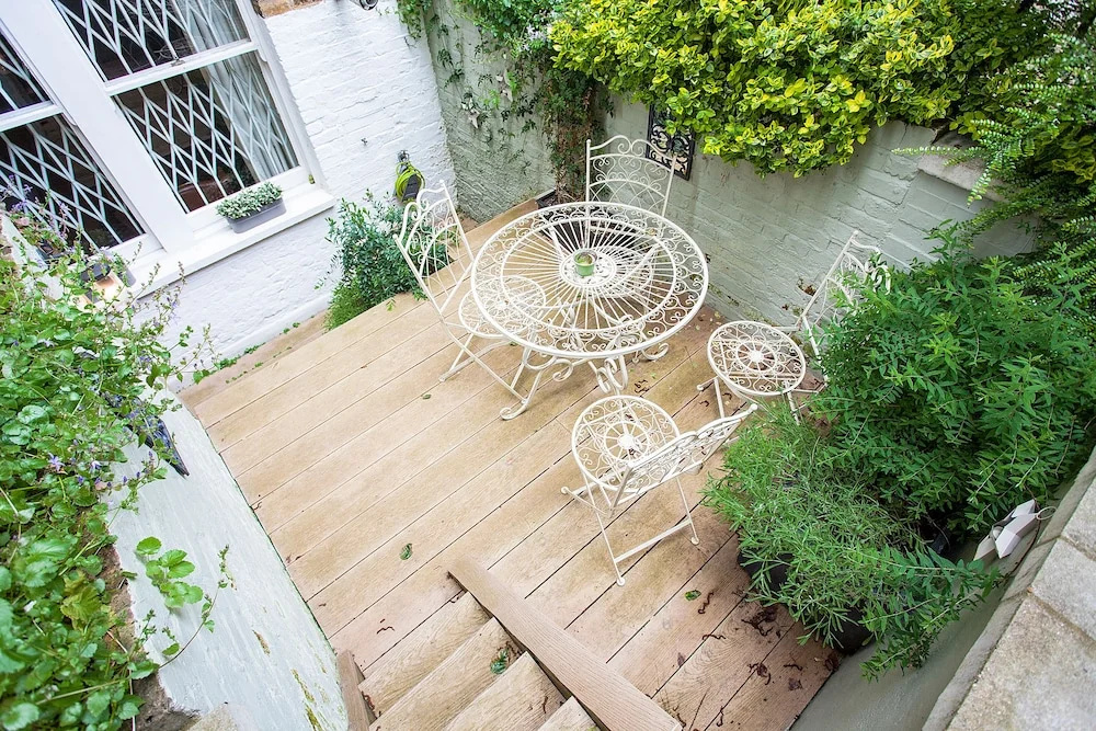 1 Bedroom Garden Apartment Near Gloucester Road Station