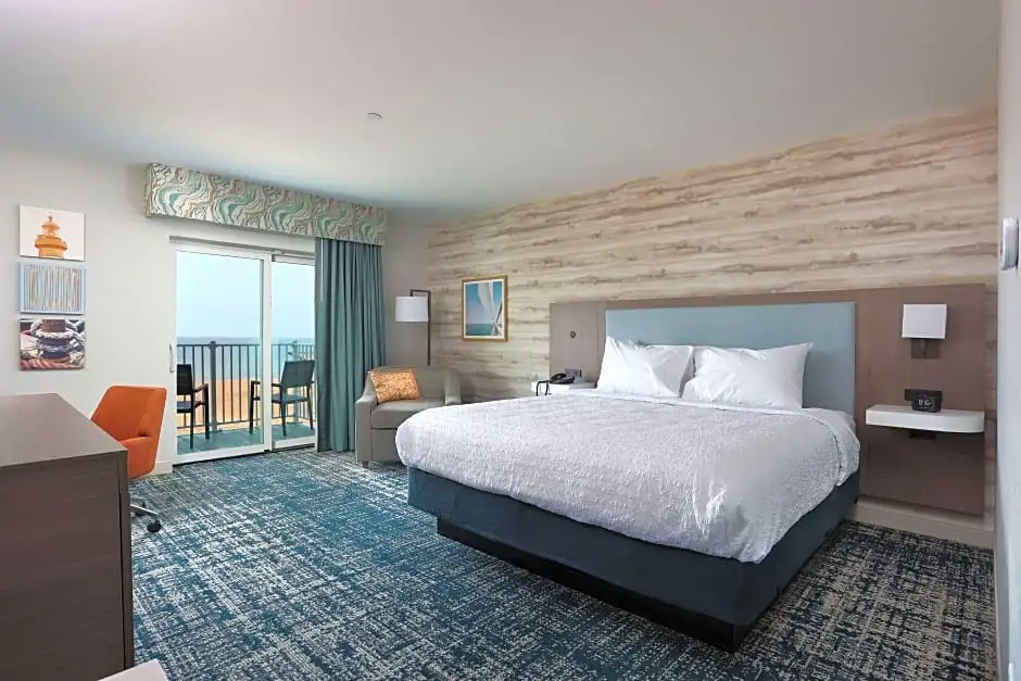 Standard Double room with water view (full double bed)
