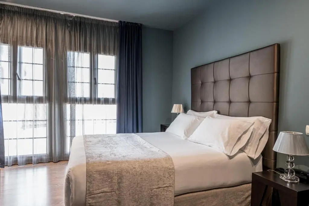 Pamplona Catedral Hotel - Chambres